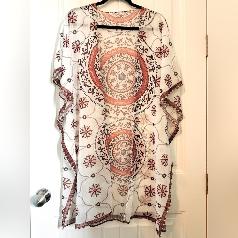 K185 White floral kimono oversized small